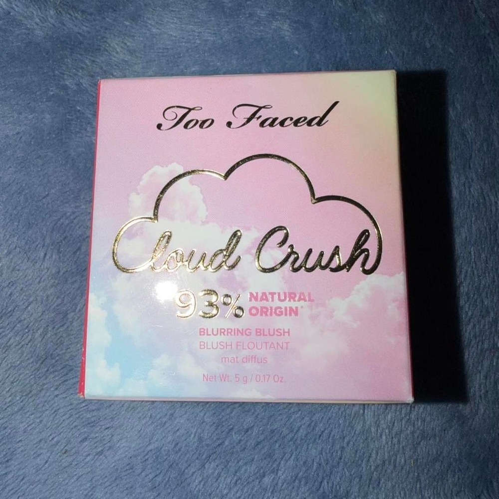 Too Faced Cloud‎ Crush Blurring Blush